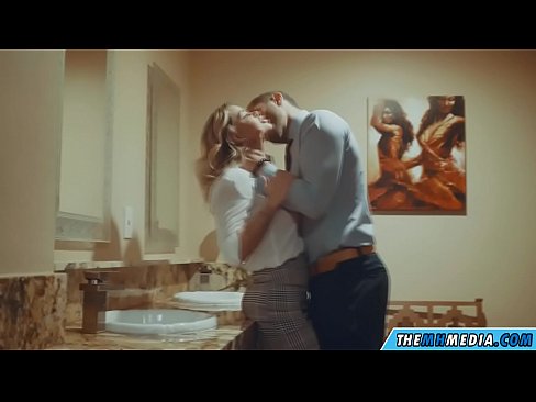 ❤️ Cuando una rubia tetona te seduce en un baño público ❤ Porno duro en es.dienlanhbk.top ❌️